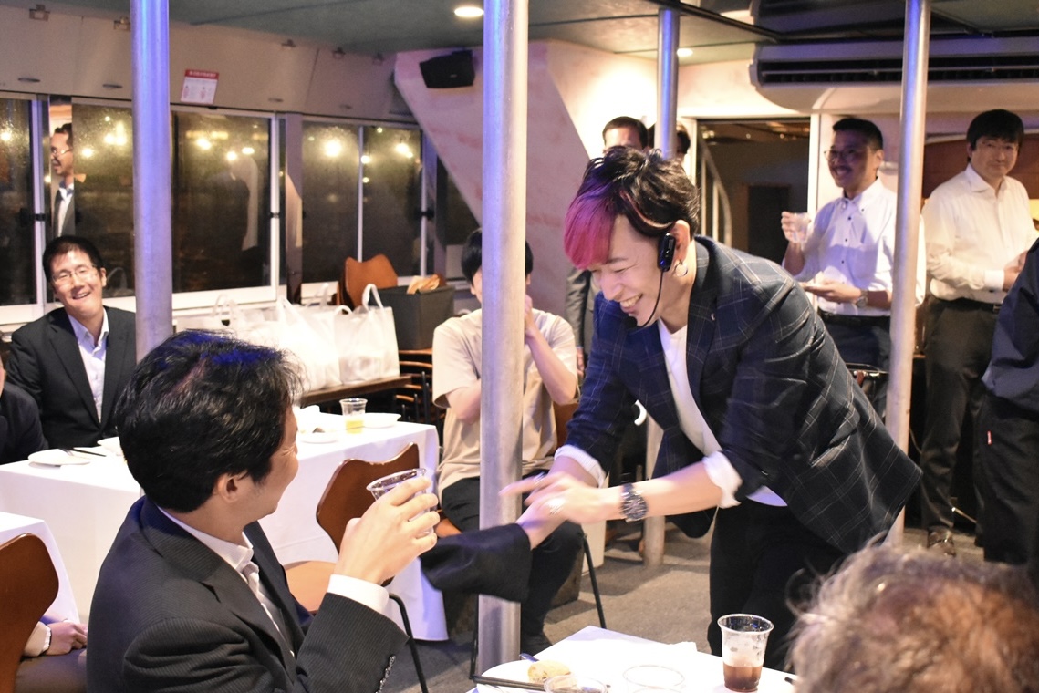 東京都 港区 の企業イベント にマジシャン 巳碧 (ミタマ)さんを派遣しました。